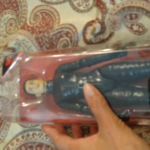 Selina Kyle DC action figure doll - Picture 12 of 12